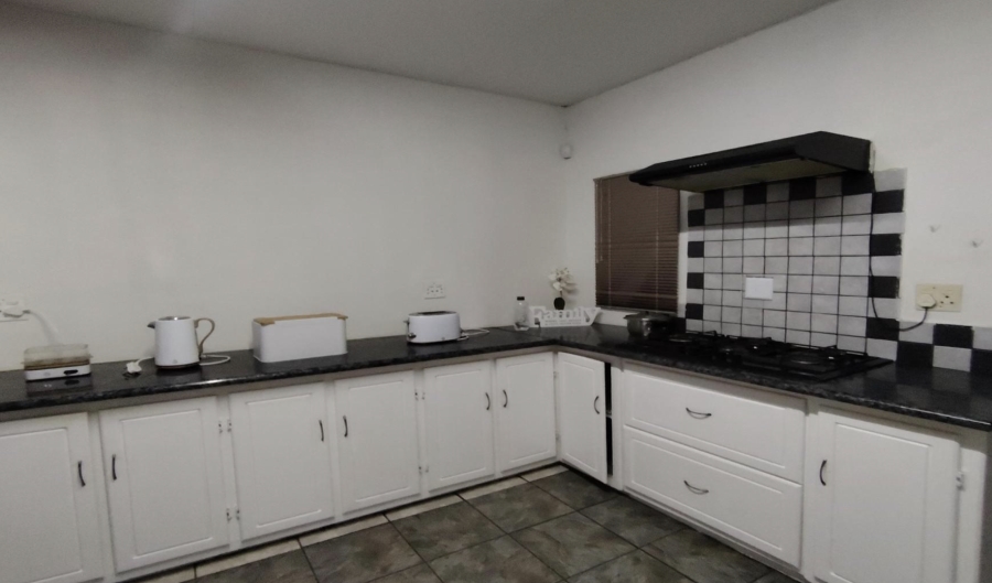 3 Bedroom Property for Sale in Kiepersol Free State